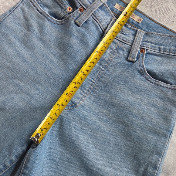 Levi's Ribcage Straight Ankle Light Wash Distressed Jeans Size 25 - Picture 13 of 16